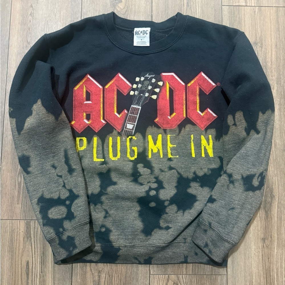 ACDC Plug Me In Bleached Sweatshirt Band Crewneck Distressed Vintage Men’s Small